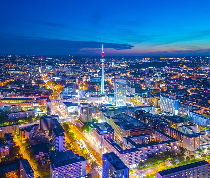 Berlin,Skyline,City,Panorama,With,Blue,Sky,Sunset,And,Traffic MVK System GmbH Breitbandausbau